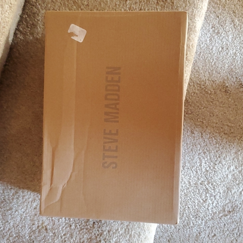 Steve Madden Shaye White sandals size 9 and size 10